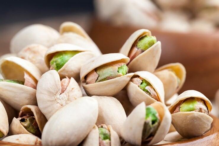 تصویر 3 از پسته درشت و کشیده با مغز پر و سالم